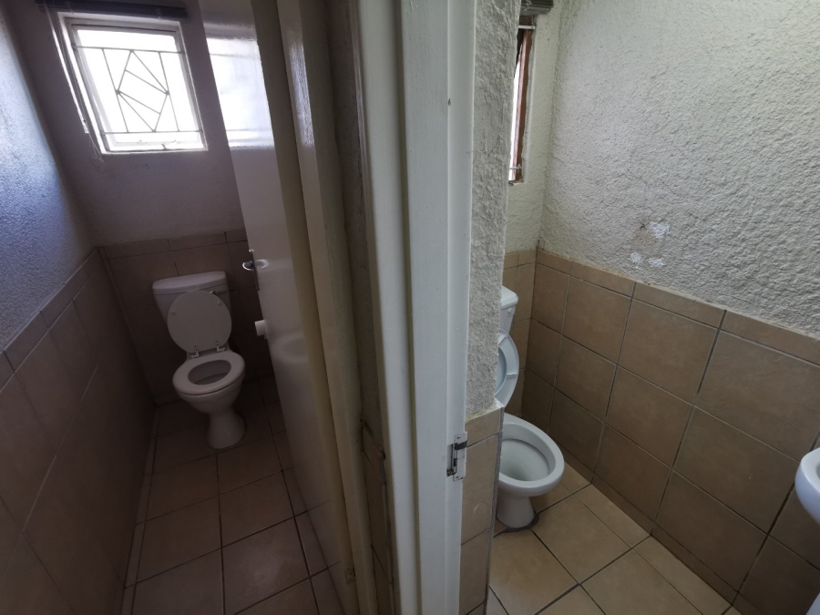 To Let  Bedroom Property for Rent in Wilkoppies North West